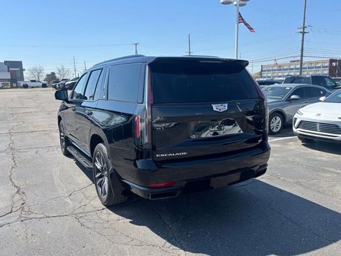 Used 2023 Cadillac Escalade Sport w/ Touring Package AWD/4WD image 7