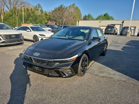 New 2026 Hyundai Elantra Sport FWD image 3