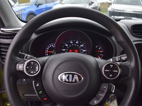 Used 2016 Kia Soul + image 25