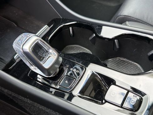 Certified 2023 Volvo XC40 B4 Plus w/ Protection Package Premier FWD image 24