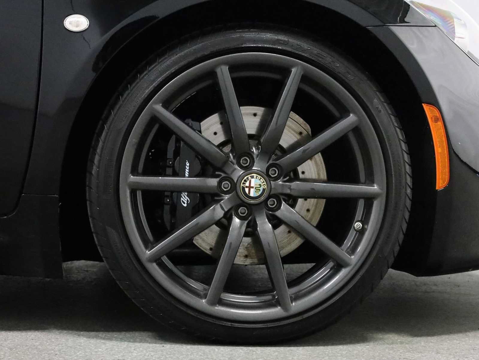 Used 2016 Alfa Romeo 4C Spider RWD image 12