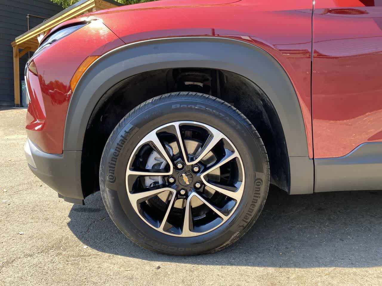 Used 2025 Chevrolet TrailBlazer LT AWD/4WD image 12