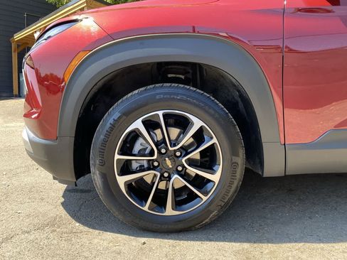 Used 2025 Chevrolet TrailBlazer LT AWD/4WD image 12