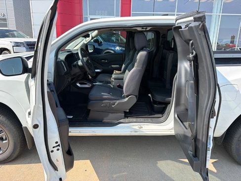 Certified 2025 Nissan Frontier SV w/ SV Convenience Package RWD image 15