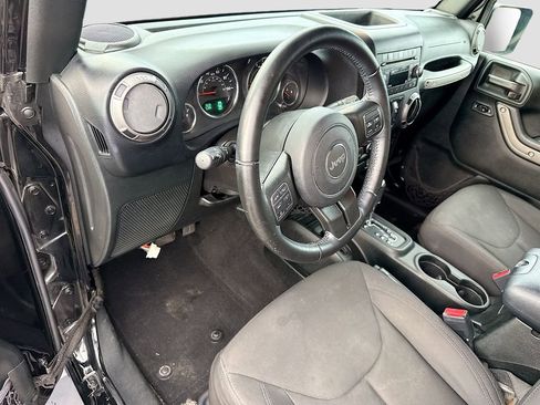 Used 2018 Jeep Wrangler Unlimited Sport S AWD/4WD image 10