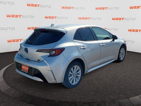 Used 2023 Toyota Corolla SE FWD image 5
