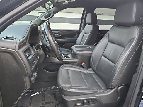 Used 2021 Chevrolet Suburban LT image 19