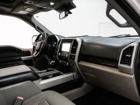 Used 2019 Ford F150 Lariat w/ Equipment Group 502A Luxury image 11