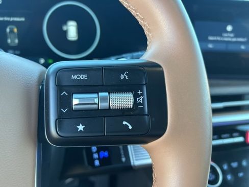 Used 2025 Hyundai Santa Fe Limited image 17