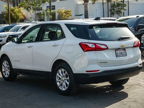 Used 2019 Chevrolet Equinox LS FWD image 4