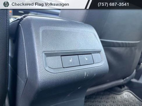 Used 2025 Volkswagen Jetta SEL FWD image 27