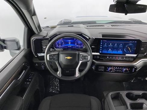 Certified 2025 Chevrolet Silverado 2500 LT AWD/4WD image 15