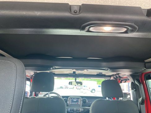 Used 2022 Jeep Wrangler Unlimited Sport AWD/4WD image 15