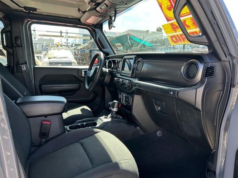 Used 2023 Jeep Wrangler Unlimited AWD/4WD image 25