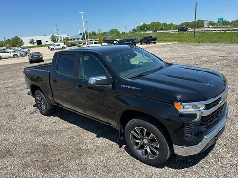Used 2024 Chevrolet Silverado 1500 LT AWD/4WD image 20