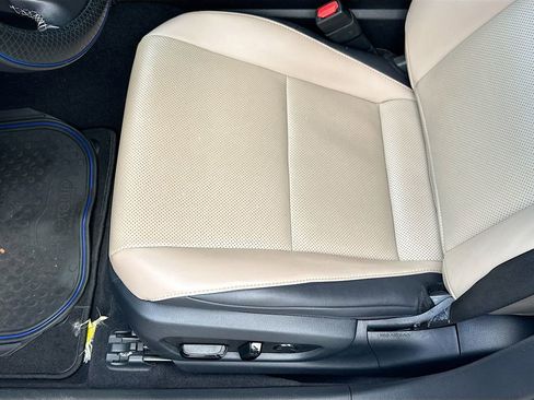 Used 2019 Lexus ES 300h w/ Premium Package image 21