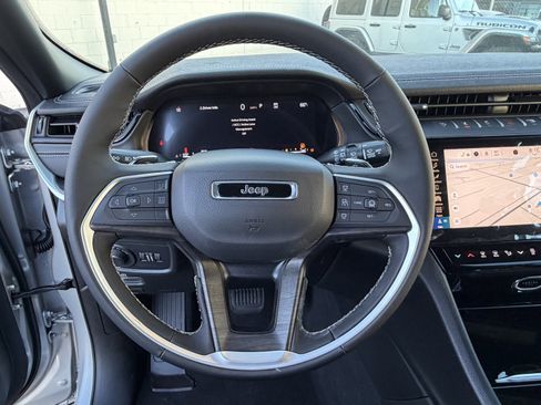 New 2026 Jeep Grand Cherokee Altitude image 24