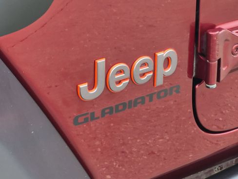 Used 2022 Jeep Gladiator Mojave w/ Cold Weather Group AWD/4WD image 12