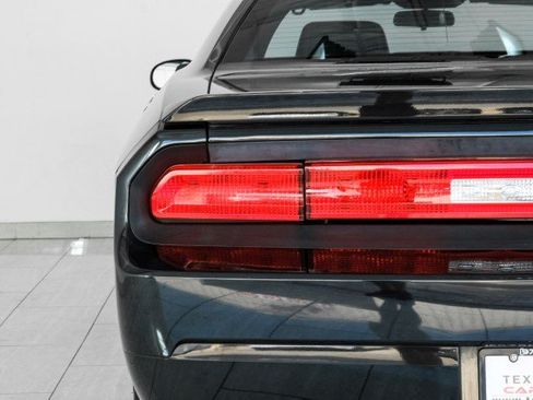 Used 2009 Dodge Challenger R/T RWD image 35