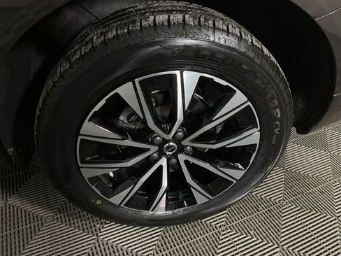 Certified 2023 Volvo XC60 B5 Core w/ Climate Package image 38