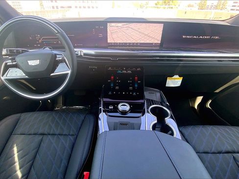New 2026 Cadillac Escalade IQL Luxury image 7