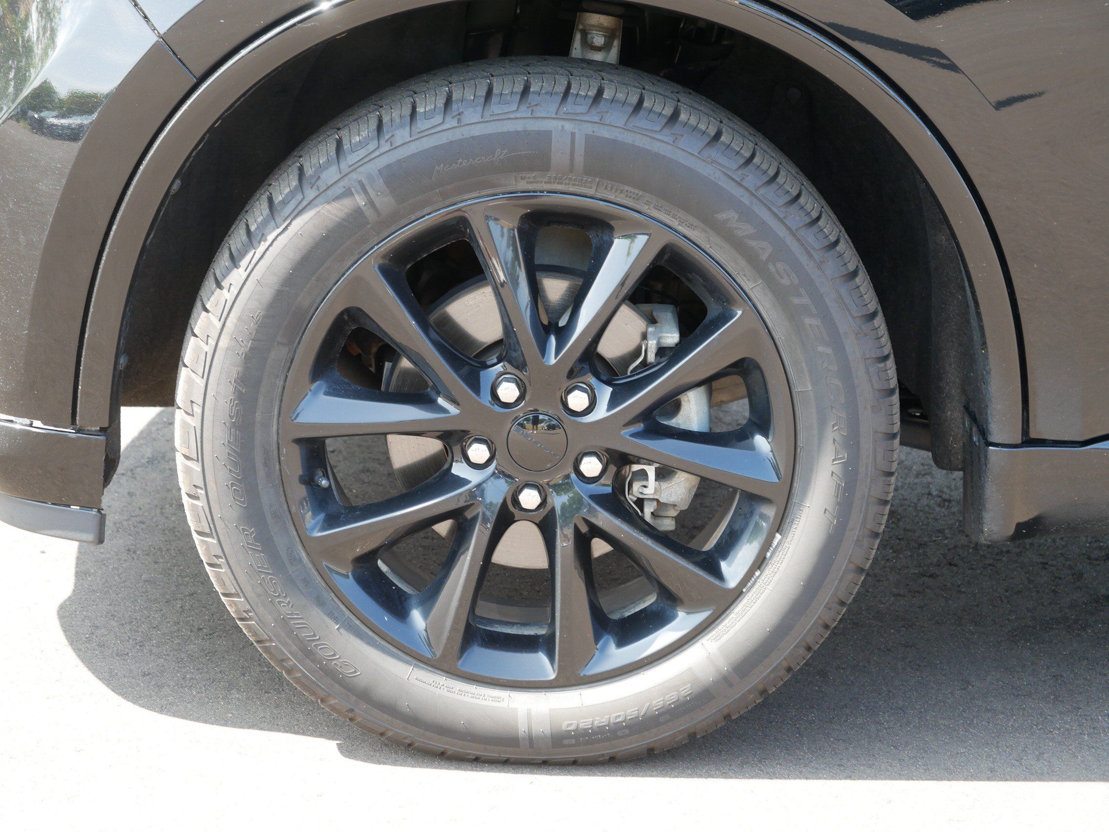 Used 2017 Dodge Durango GT w/ Blacktop Package AWD/4WD image 9
