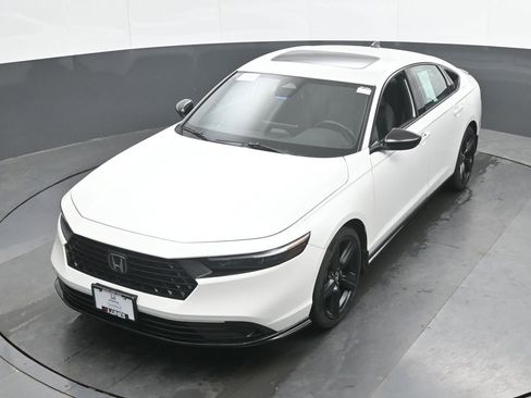Used 2024 Honda Accord Sport image 30