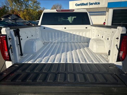 Used 2025 GMC Sierra 1500 SLT image 37