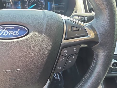 Used 2022 Ford Edge SEL w/ Convenience Package AWD/4WD image 16