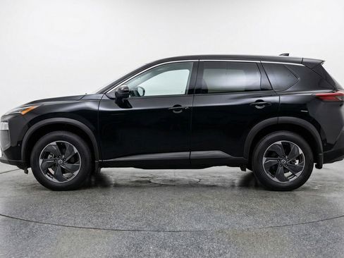 Used 2025 Nissan Rogue SV image 5