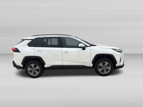 Used 2025 Toyota RAV4 XLE AWD/4WD image 3