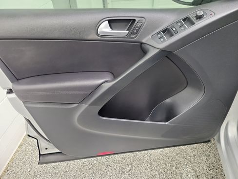 Used 2017 Volkswagen Tiguan Wolfsburg Edition FWD image 20