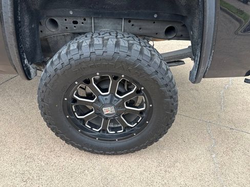 Used 2016 GMC Sierra 2500 Denali w/ Duramax Plus Package AWD/4WD image 9