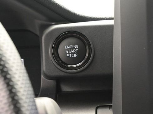 Certified 2025 Toyota Tacoma SR5 image 4