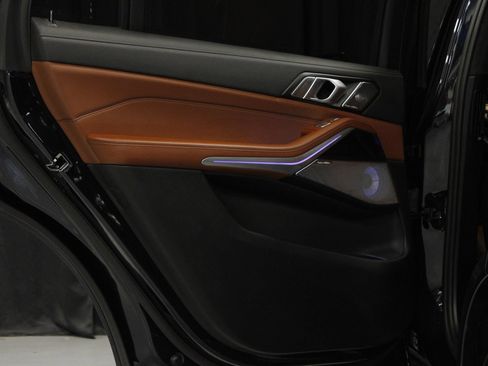 Used 2024 BMW ALPINA XB7 AWD/4WD image 13