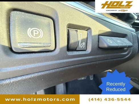 Used 2017 Cadillac XT5 Platinum w/ Driver Assist Package image 19