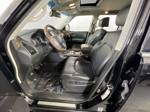 Used 2017 INFINITI QX80 4WD w/ Driver Assistance Package image 21