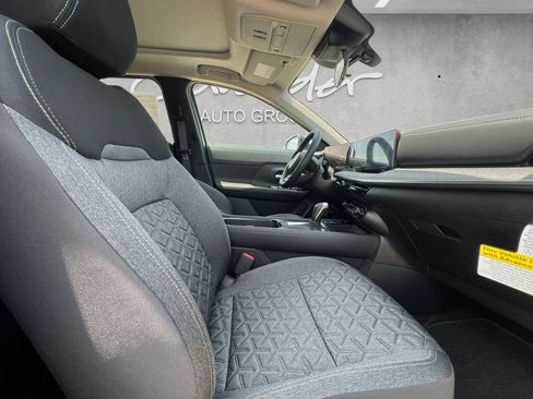 New 2026 Nissan Kicks SV w/ SV Premium Package FWD image 25