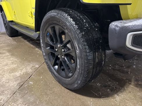 Used 2023 Jeep Wrangler Unlimited Sahara w/ Cold Weather Group image 13