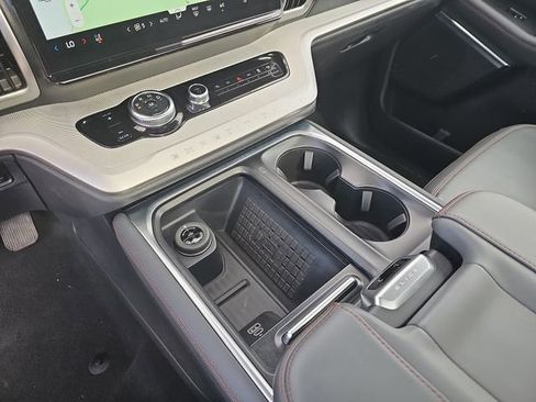 Used 2025 Ford Expedition Max Active image 32