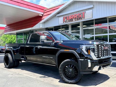 Used 2025 GMC Sierra 3500 Denali w/ Denali Reserve Package AWD/4WD image 1
