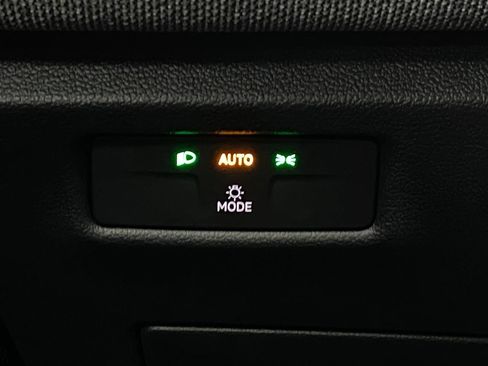 New 2025 Volkswagen Tiguan S image 13