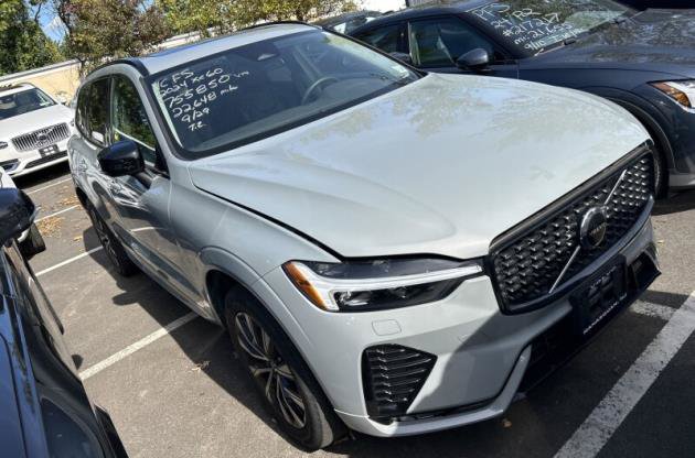 Used 2024 Volvo XC60 B5 Core w/ Climate Package AWD/4WD image 2