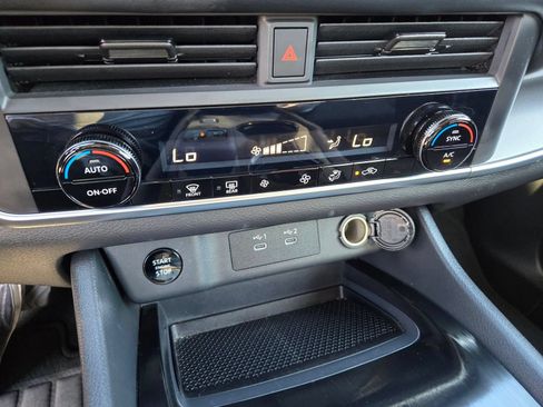 Used 2026 Nissan Rogue SV FWD image 24