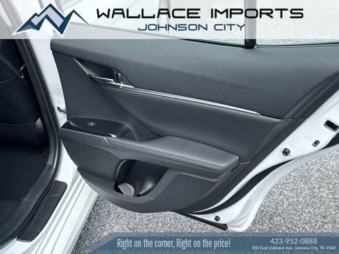 Used 2020 Toyota Camry XLE image 38