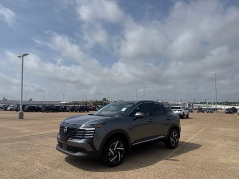 Certified 2025 Nissan Kicks SV w/ SV Premium Package FWD image 9