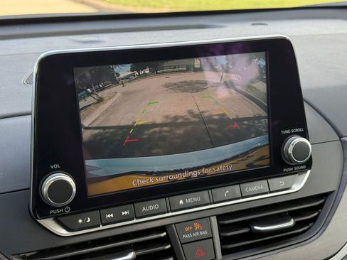 Used 2025 Nissan Altima 2.5 SV FWD image 24