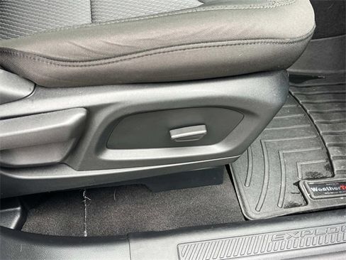 Used 2023 Ford Explorer XLT image 25