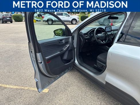 Used 2024 Ford Escape Active AWD/4WD image 9