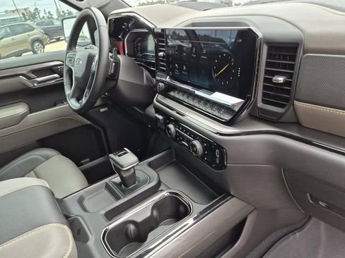 Used 2024 Chevrolet Silverado 1500 ZR2 w/ Technology Package AWD/4WD image 17